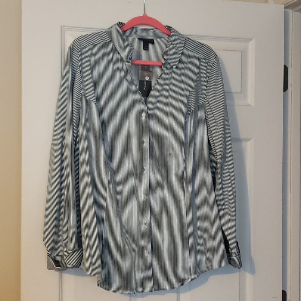 22 pinstripe button down no peek buttons